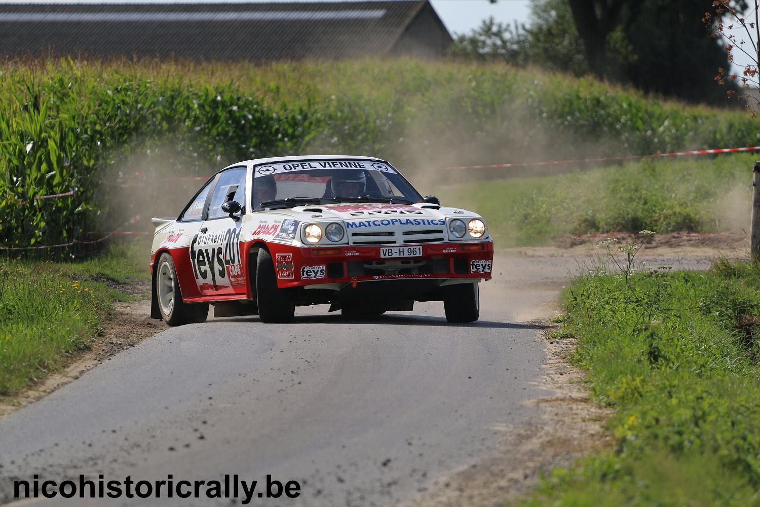 Jo Vandenabeele naast Polle in het rechterzitje tijdens de Rally van Staden.