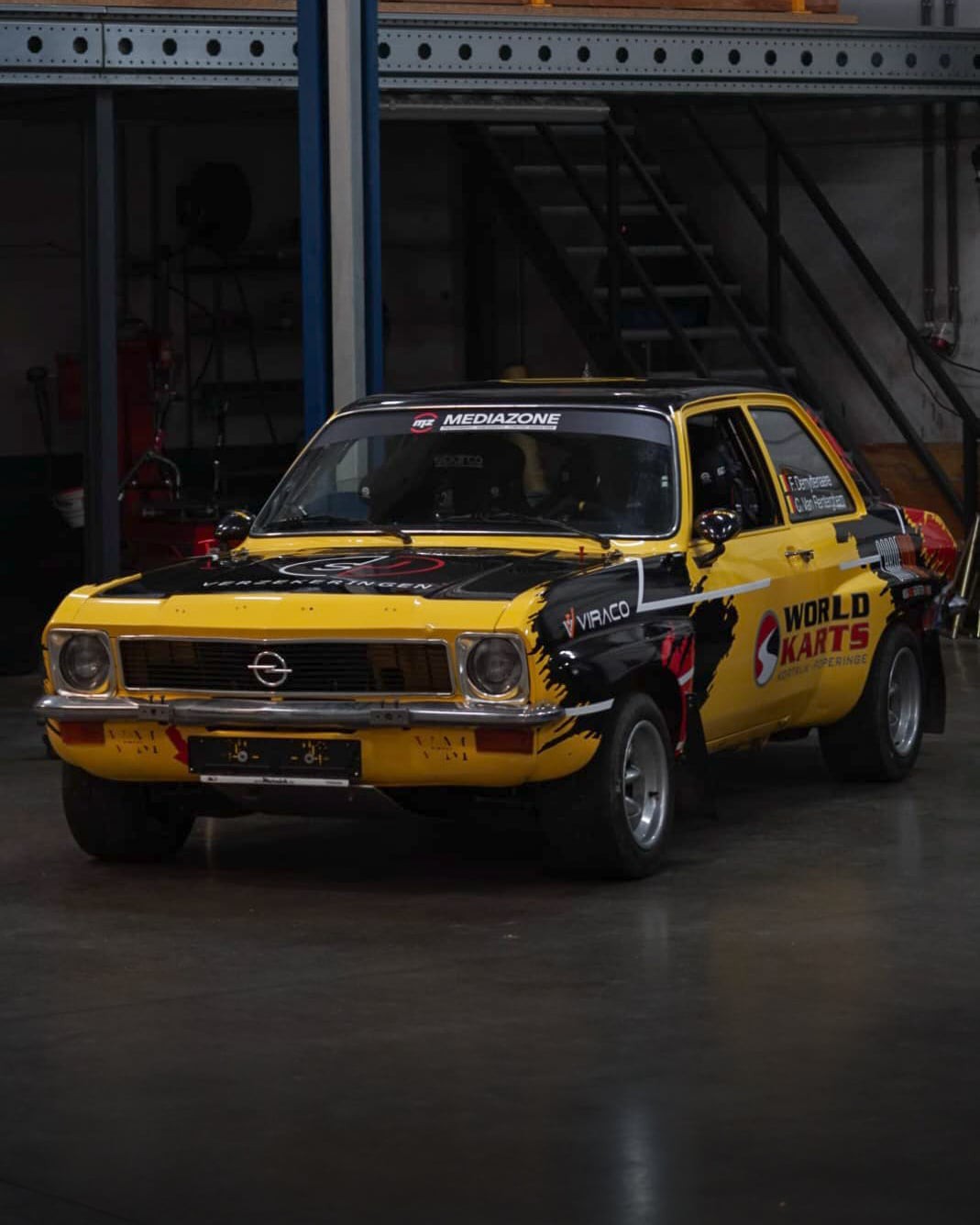 Ferre Demyttenaere stelde gisteravond zijn nieuwe wagen voor: een ex-SMS 001 Opel Ascona A !